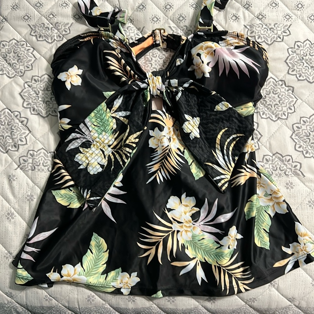 1X Tankini Black Floral Swim Top 1x